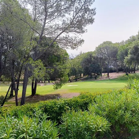 Superbe De Standing Le Trophee Du Golf Daire Saint-Raphaël