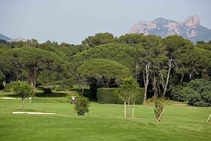 Superbe De Standing Le Trophee Du Golf Saint-Raphaël